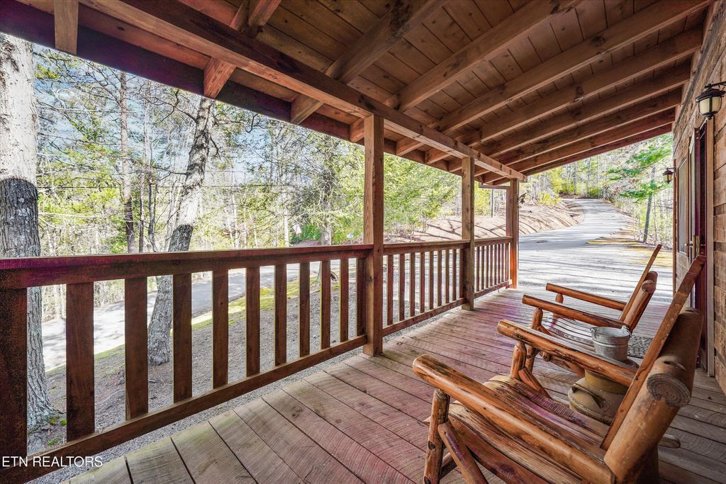 Photo of 4140 Mountain Rest Way, Sevierville, TN 37876 (MLS # 1329418)