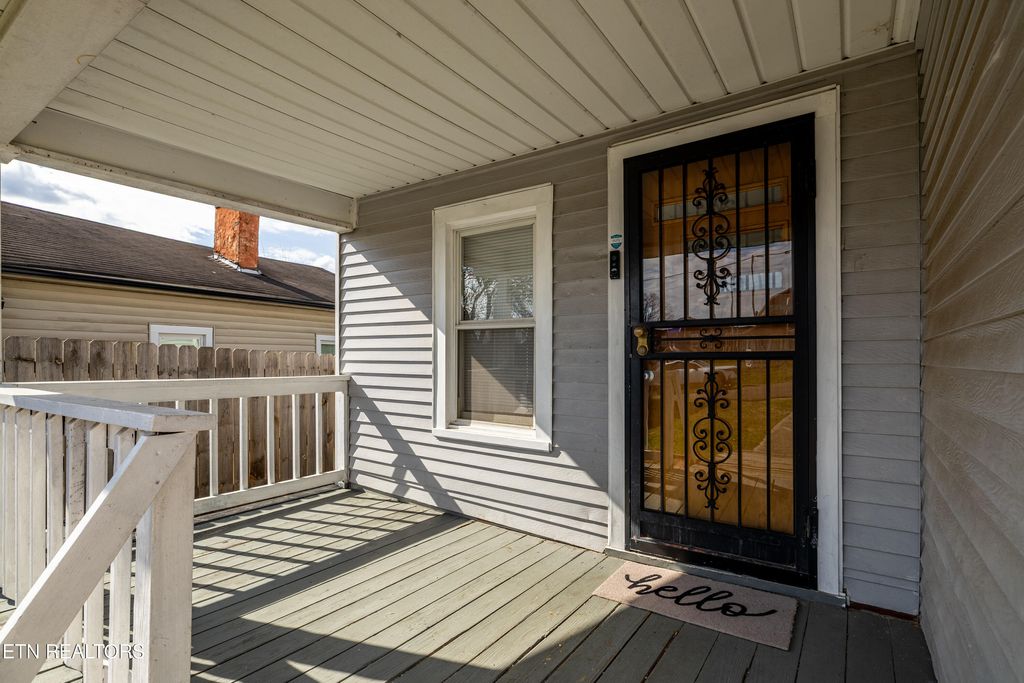 Photo of 2217 McCroskey Ave, Knoxville, TN 37917 (MLS # 1331785)