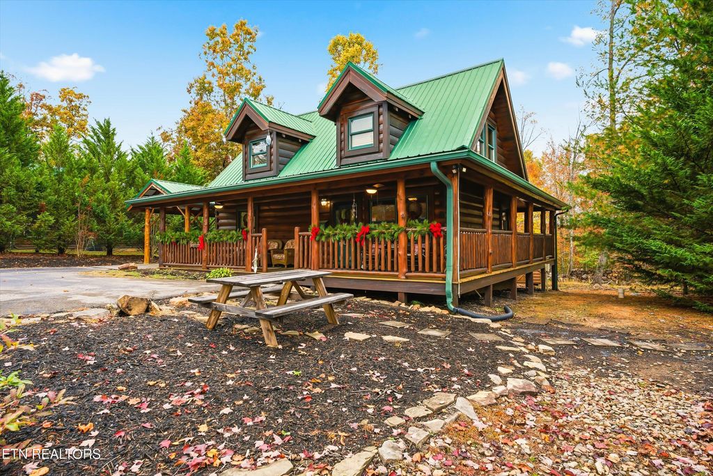 Photo of 2752 Murray Ridge Rd, Sevierville, TN 37862 (MLS # 1320898)