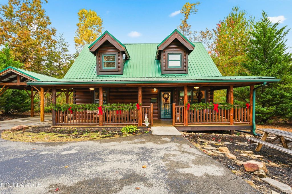 Photo of 2752 Murray Ridge Rd, Sevierville, TN 37862 (MLS # 1320898)
