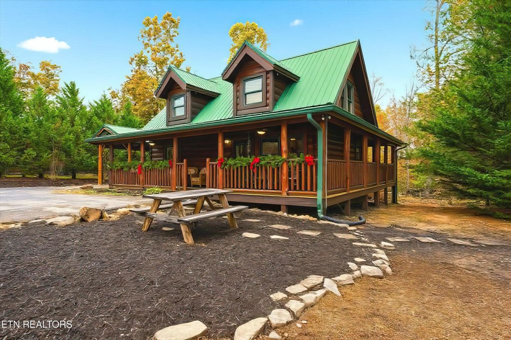 Photo of 2752 Murray Ridge Rd, Sevierville, TN 37862 (MLS # 1320898)