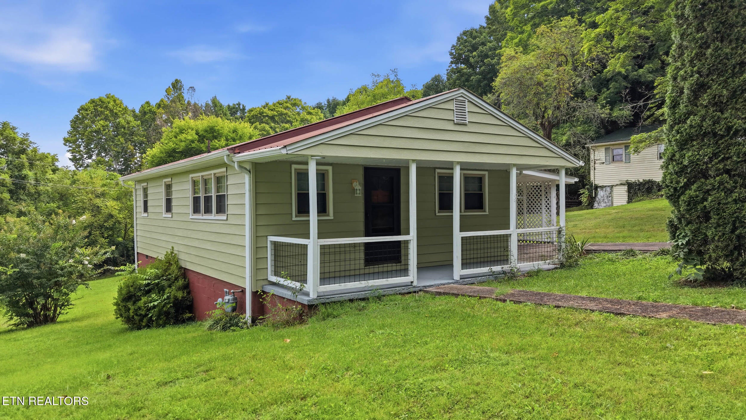 423 Hillside Lane