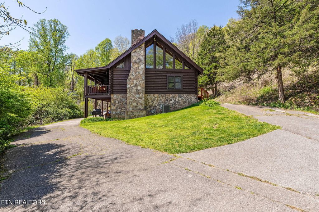 Photo of 342 Big Springs Lane, Jacksboro, TN 37757 (MLS # 1335476)