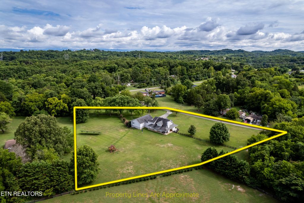 Photo of 367 Cedar Crest Lane, Friendsville, TN 37737 (MLS # 1270956)