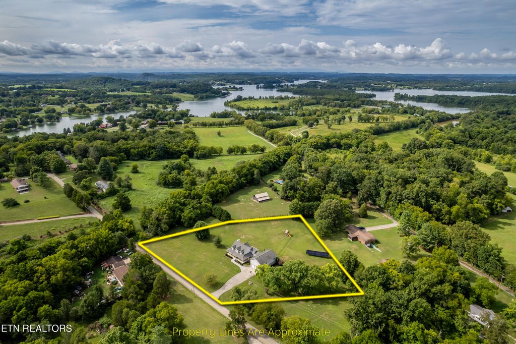 Photo of 367 Cedar Crest Lane, Friendsville, TN 37737 (MLS # 1270956)