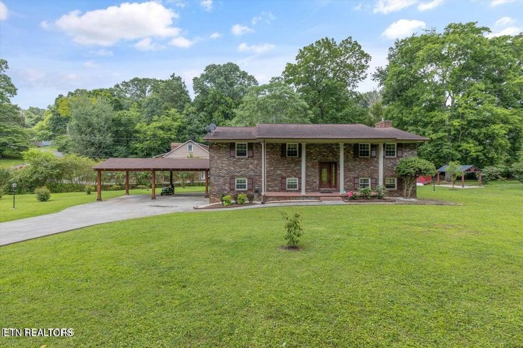 Photo of 1301 Chert Pit Rd, Knoxville, TN 37923 (MLS # 1339611)