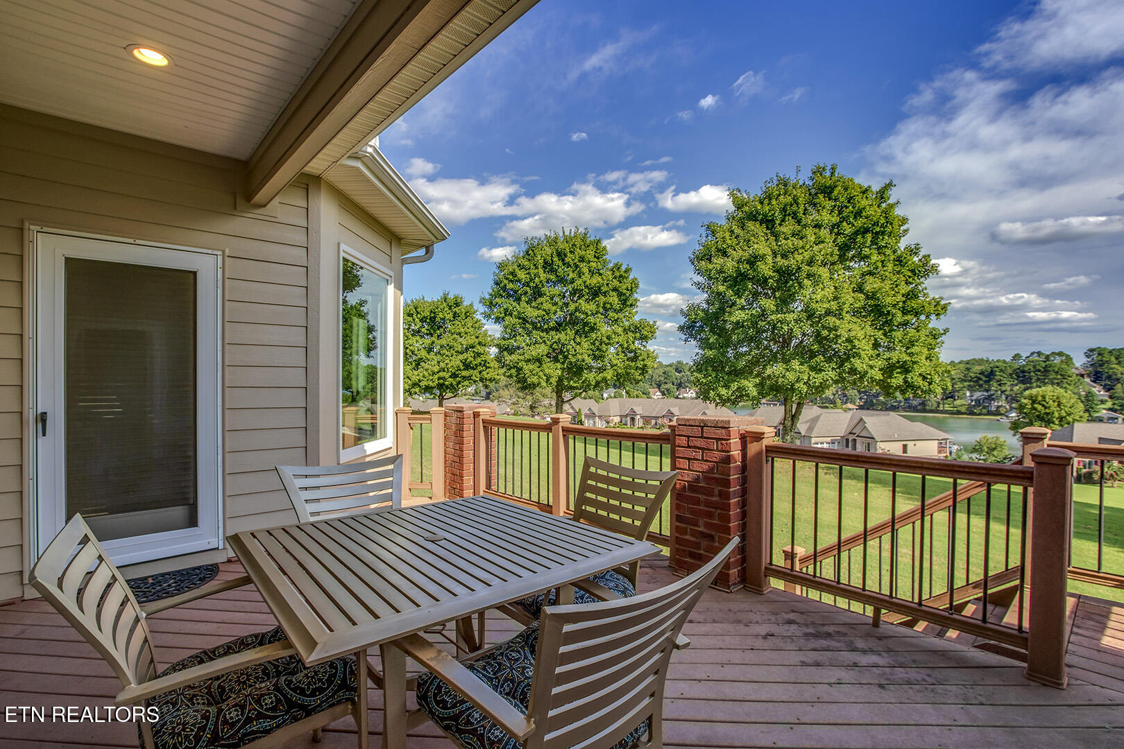 Loudon, Tennessee 37774, United States, 3 Bedrooms Bedrooms, ,2 BathroomsBathrooms,Residential,Coming Soon,196116