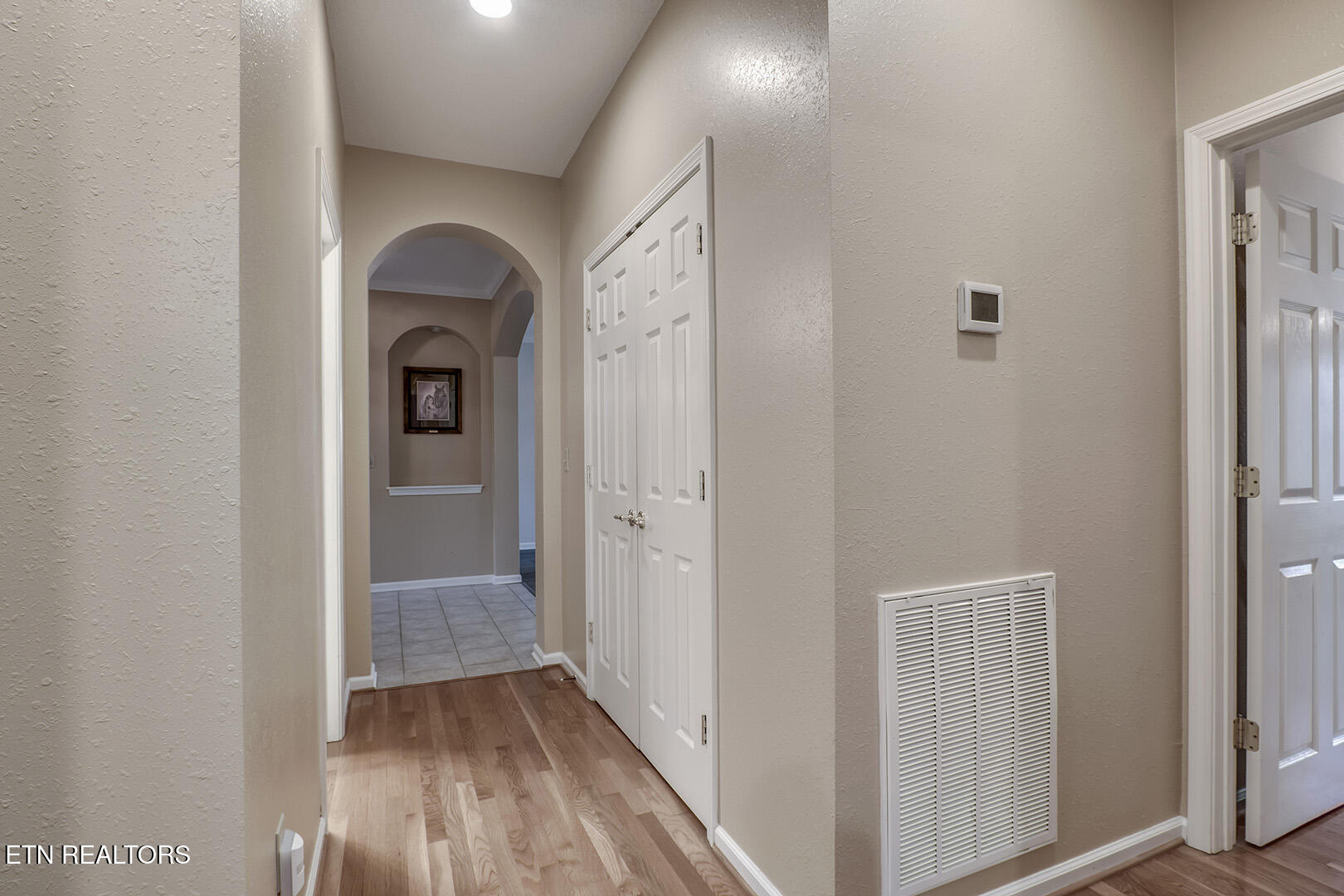 Loudon, Tennessee 37774, United States, 3 Bedrooms Bedrooms, ,2 BathroomsBathrooms,Residential,Coming Soon,196116