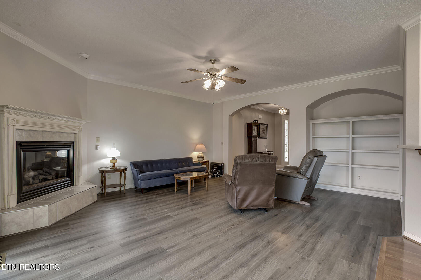 Loudon, Tennessee 37774, United States, 3 Bedrooms Bedrooms, ,2 BathroomsBathrooms,Residential,Coming Soon,196116