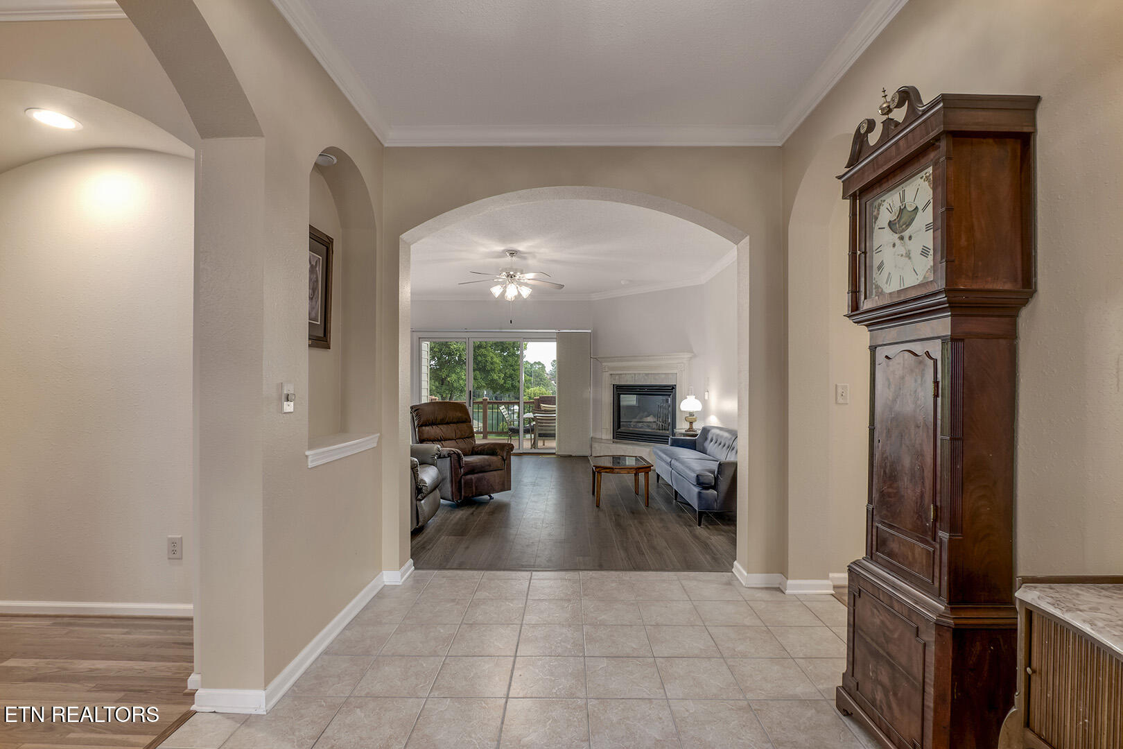 Loudon, Tennessee 37774, United States, 3 Bedrooms Bedrooms, ,2 BathroomsBathrooms,Residential,Coming Soon,196116