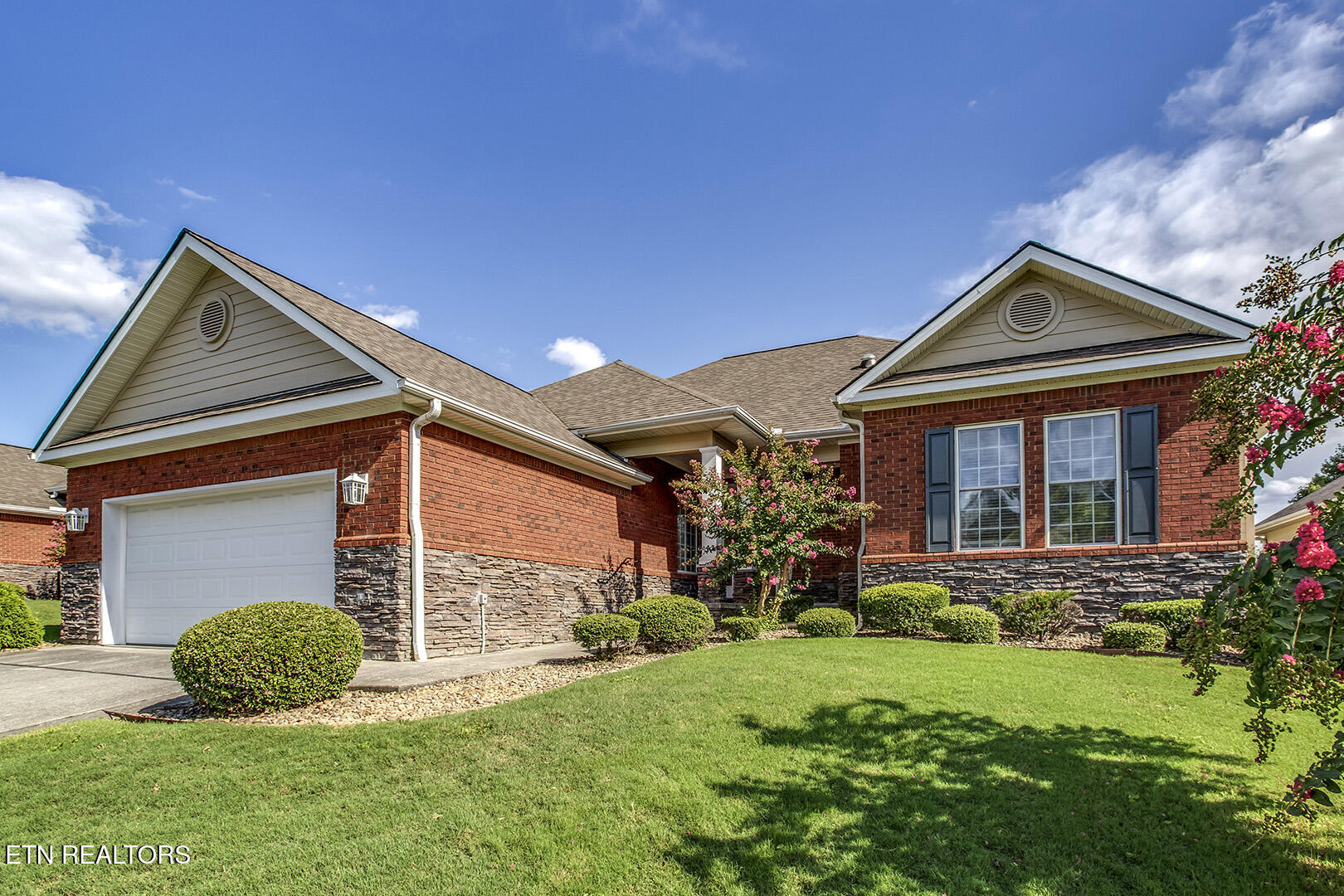 Loudon, Tennessee 37774, United States, 3 Bedrooms Bedrooms, ,2 BathroomsBathrooms,Residential,Coming Soon,196116