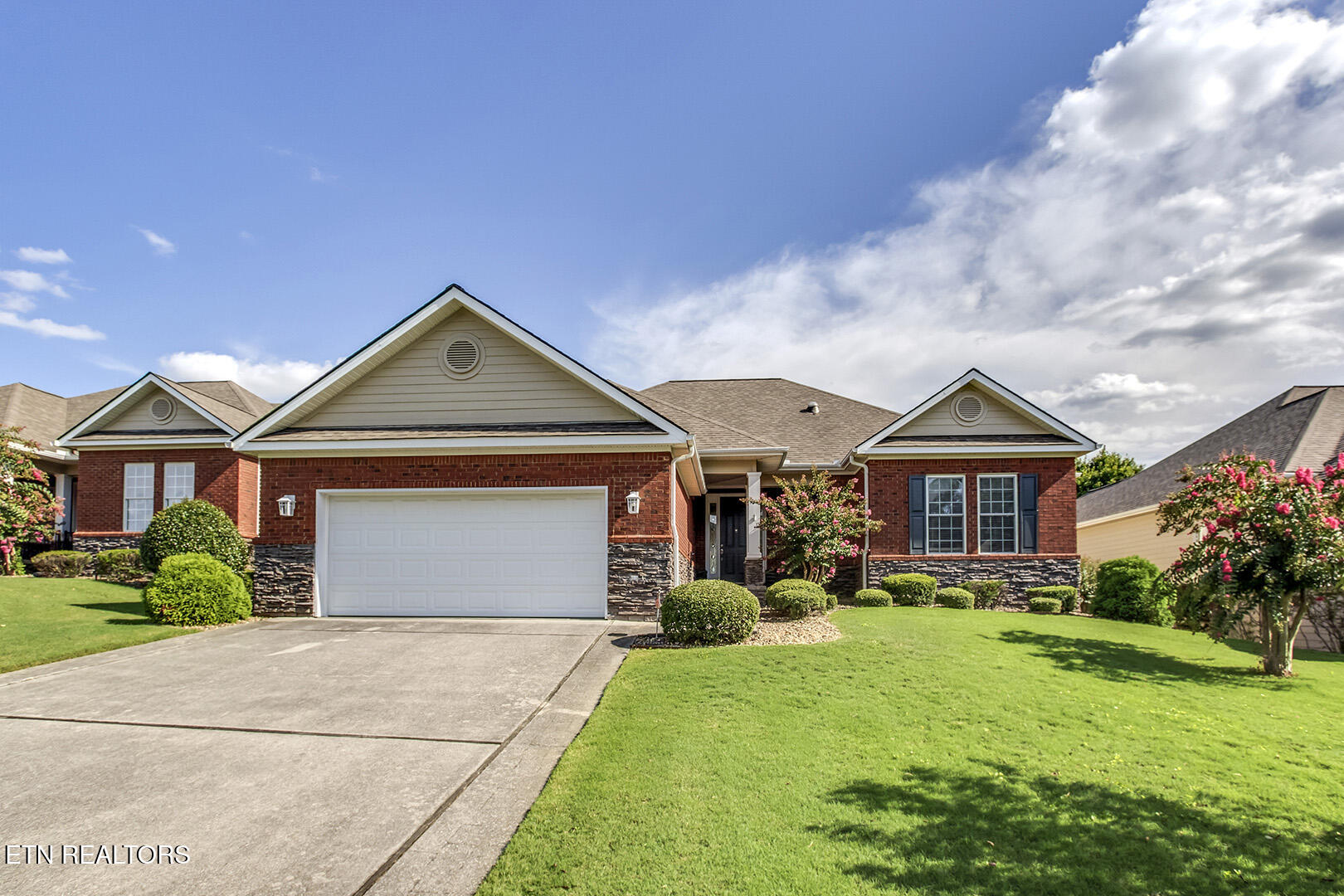 Loudon, Tennessee 37774, United States, 3 Bedrooms Bedrooms, ,2 BathroomsBathrooms,Residential,Coming Soon,196116