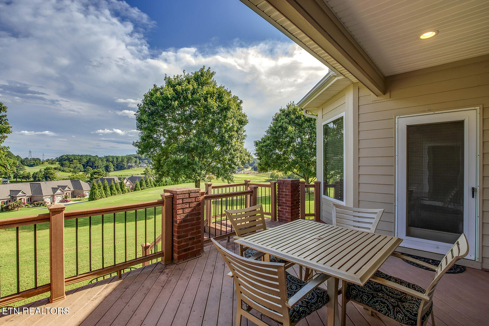 Loudon, Tennessee 37774, United States, 3 Bedrooms Bedrooms, ,2 BathroomsBathrooms,Residential,Coming Soon,196116