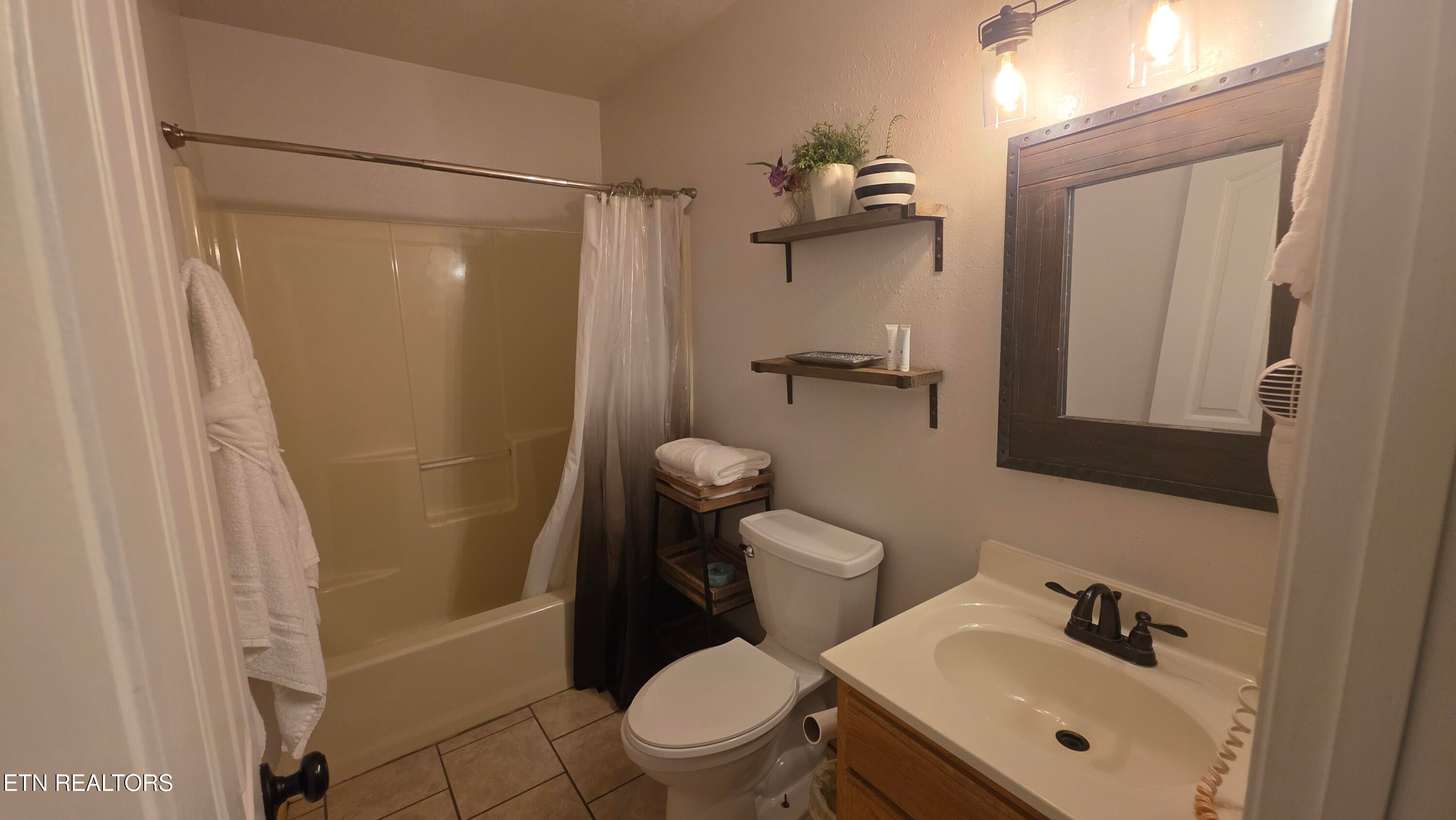 3230 Cove Creek Way