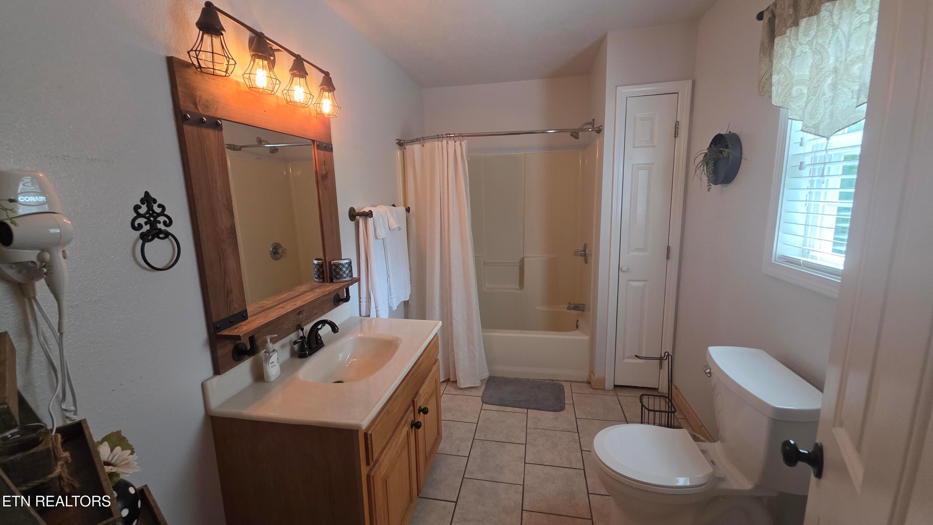 3230 Cove Creek Way