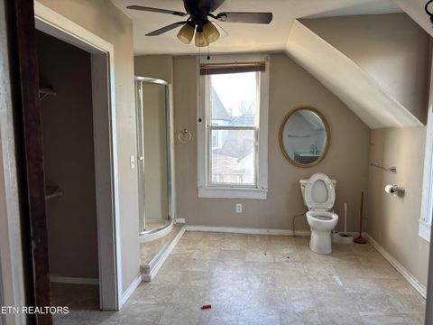 Tiny photo for 910 Georgia Ave, Etowah, TN 37331 (MLS # 1329786)