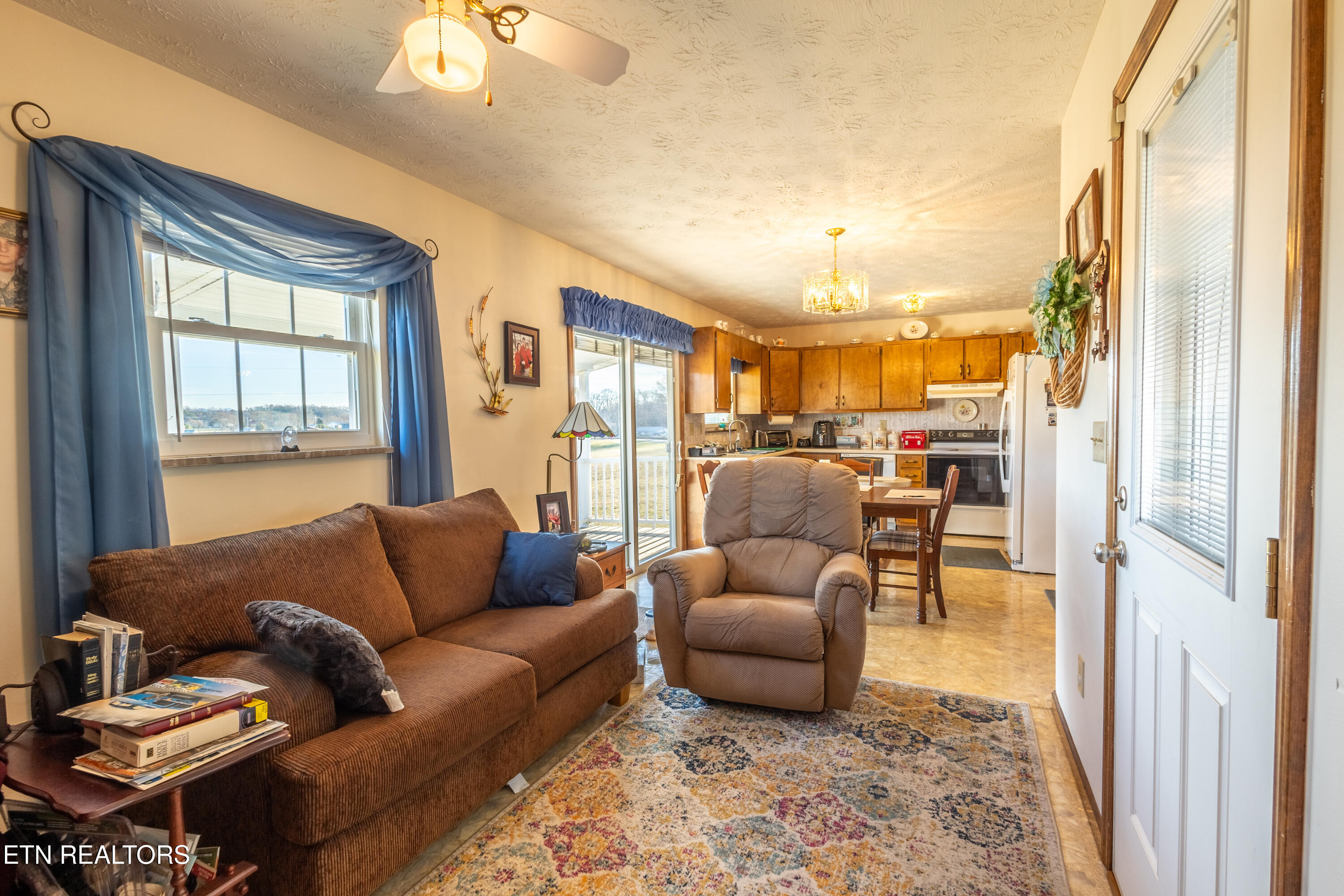 3859 Newport Hwy