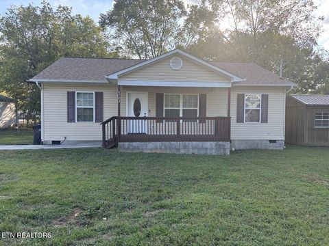 Photo of 4703 High School Rd, Knoxville, TN 37912 (MLS # 1317995)