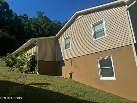 Tiny photo for 105 Trenton Drive, Oak Ridge, TN 37830 (MLS # 1352621)