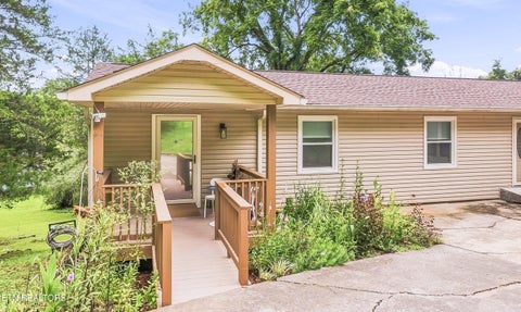 Tiny photo for 105 Trenton Drive, Oak Ridge, TN 37830 (MLS # 1352621)