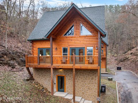 Photo of 2119 Valley Creek Way, Pigeon Forge, TN 37862 (MLS # 1324202)