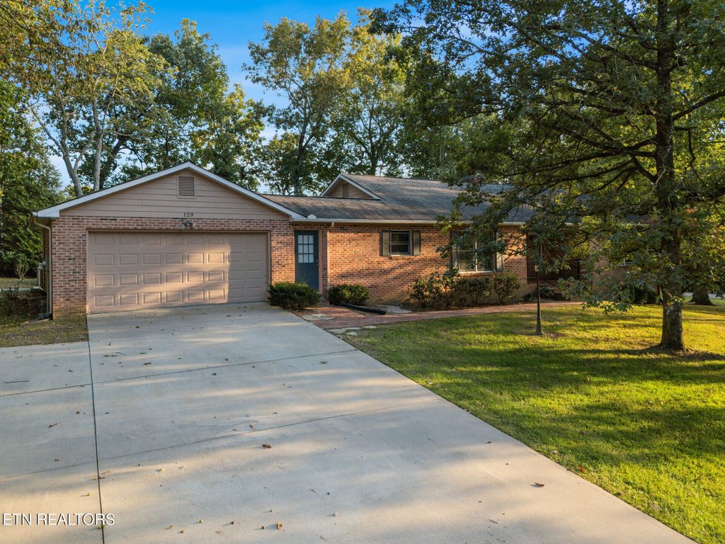 Photo of 129 Lisa Lane, Crossville, TN 38558 (MLS # 1316789)