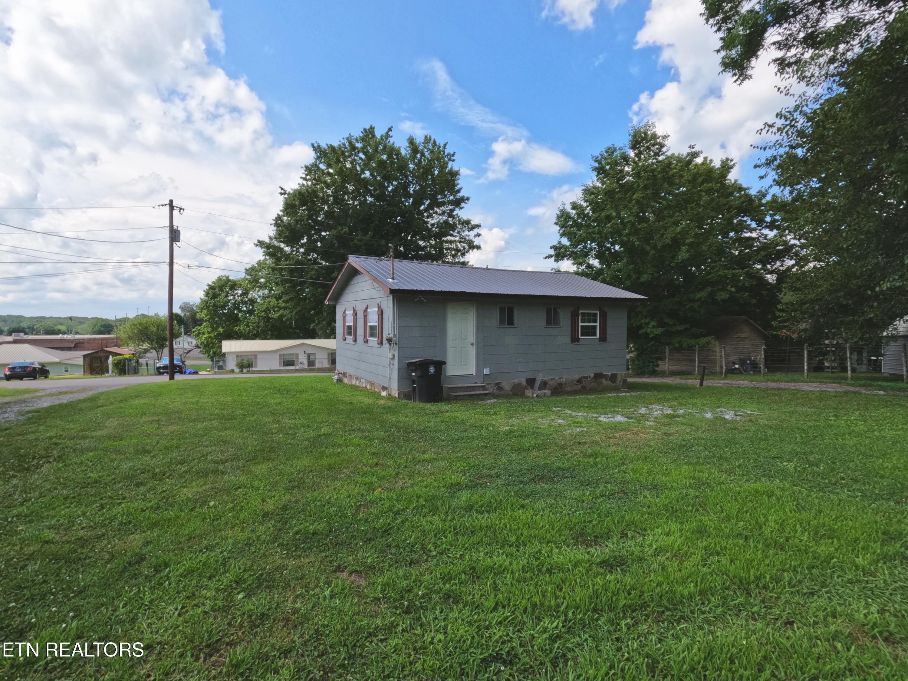 9 Sharp Rd