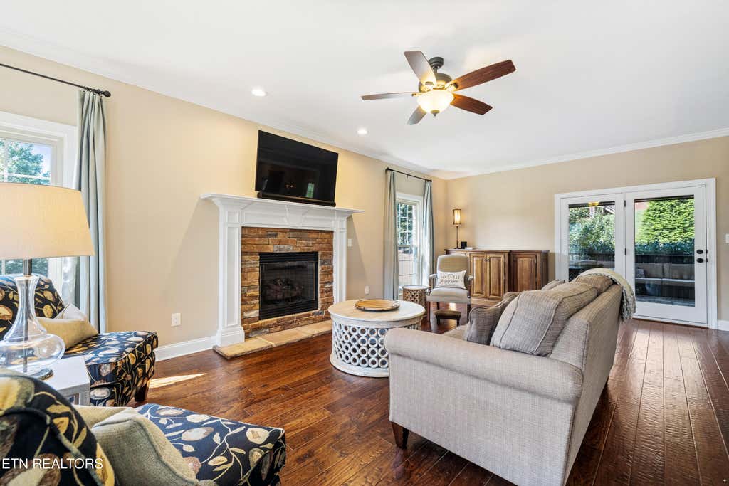 Photo of 633 Oak Cove Lane, Knoxville, TN 37922 (MLS # 1283620)