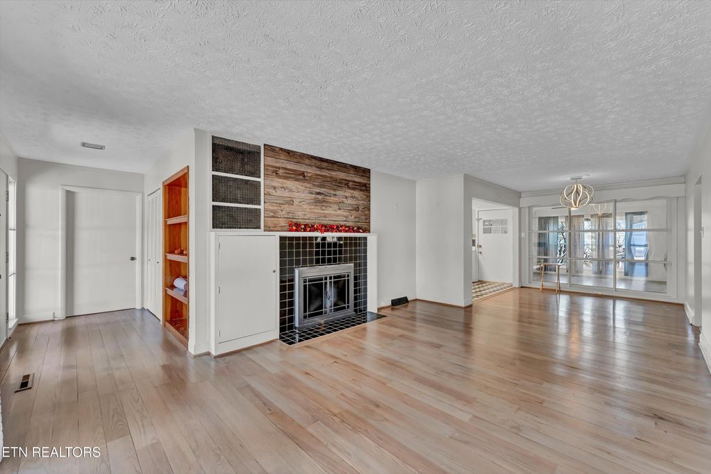 Photo of 219 N Douglas Ave, Rockwood, TN 37854 (MLS # 1291560)