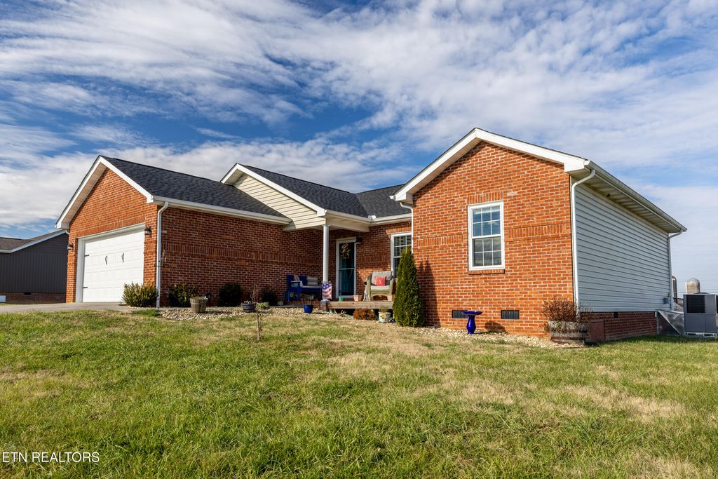 Photo of 6105 Old Niles Ferry Pike, Greenback, TN 37742 (MLS # 1285774)