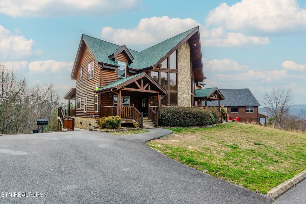 Photo of 3329 Grouse Ridge Lane, Sevierville, TN 37862 (MLS # 1333873)