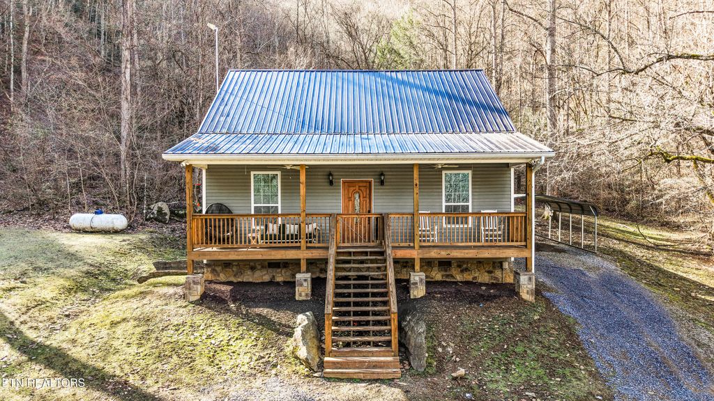 Photo of 4876 Pearl Valley Rd, Sevierville, TN 37876 (MLS # 1329628)