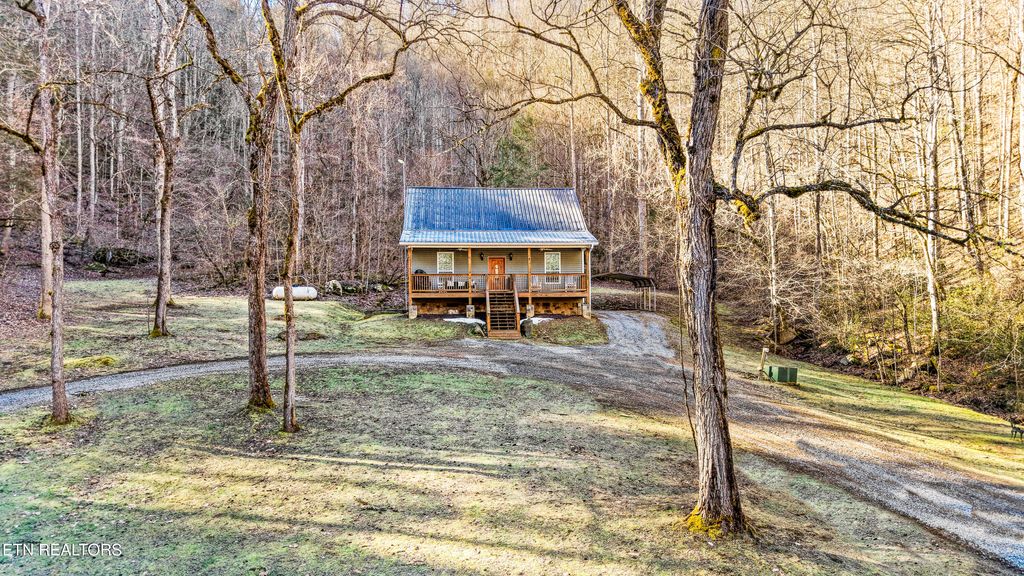 Photo of 4876 Pearl Valley Rd, Sevierville, TN 37876 (MLS # 1329628)