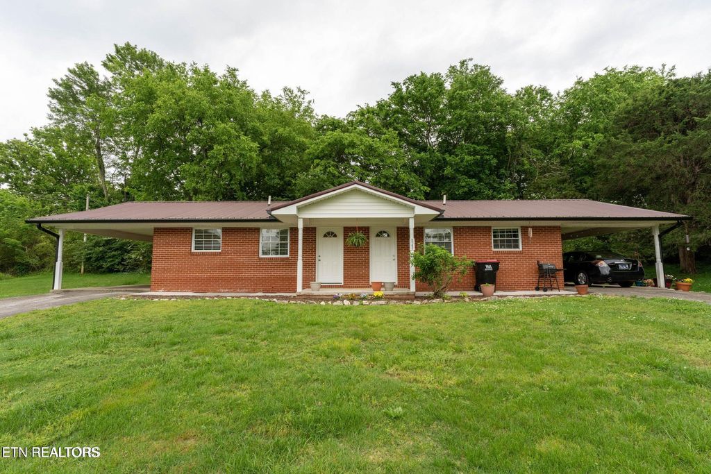Photo of 2182 Lakeview Rd, Lenoir City, TN 37772 (MLS # 1344354)