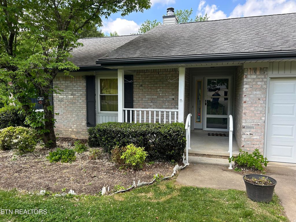 Photo of 1301 Clear Brook Drive, Knoxville, TN 37922 (MLS # 1337236)