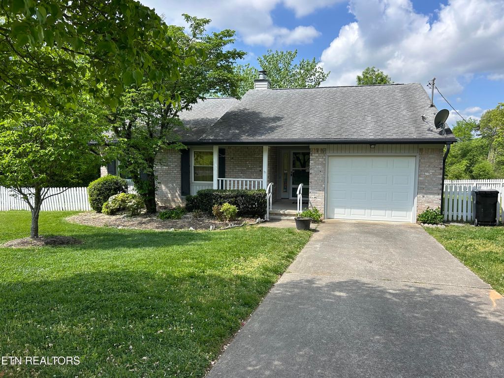Photo of 1301 Clear Brook Drive, Knoxville, TN 37922 (MLS # 1337236)