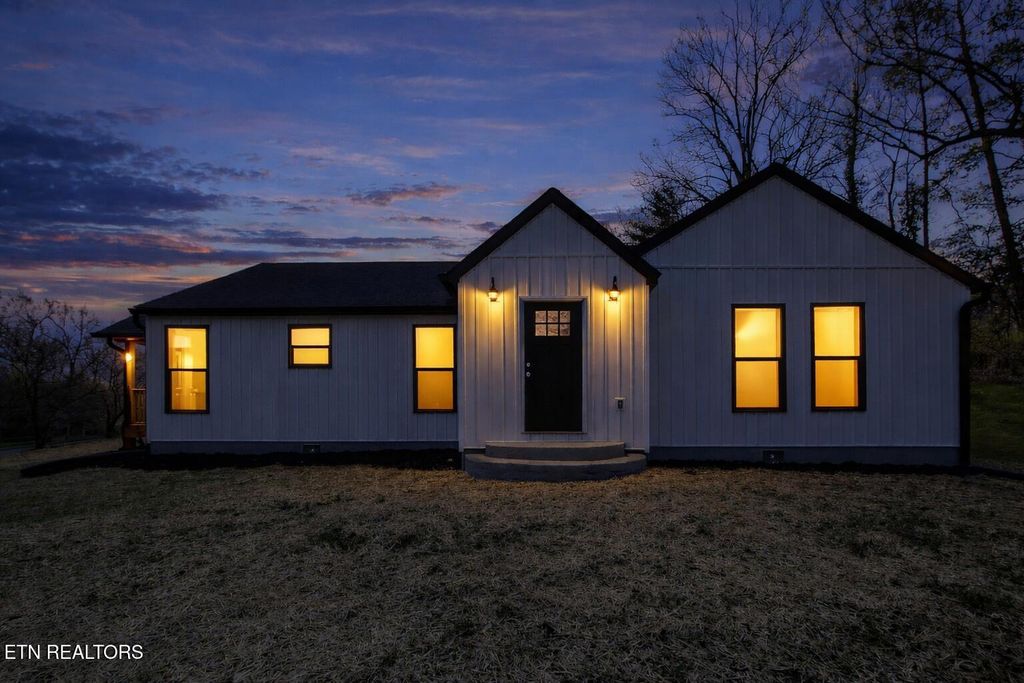 Photo of 6 Shawnee Trail Trl, Athens, TN 37303 (MLS # 1333614)