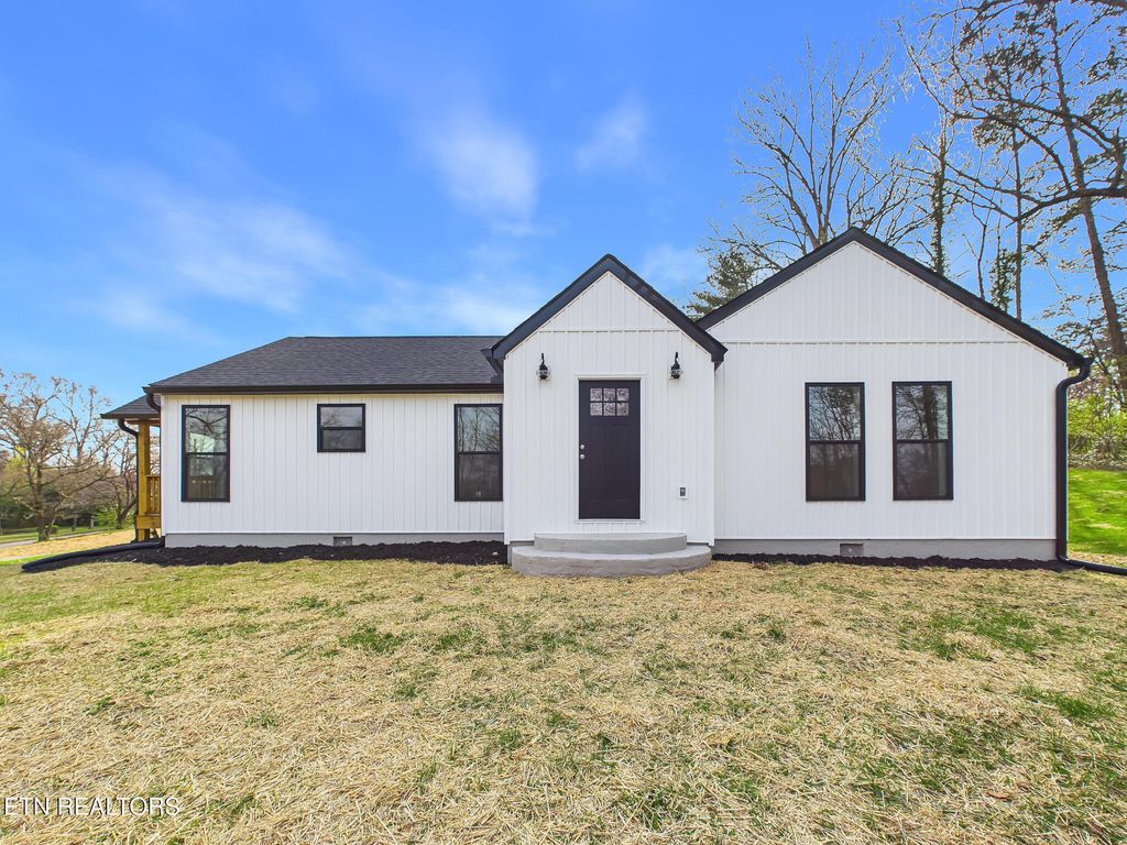 Photo of 6 Shawnee Trail Trl, Athens, TN 37303 (MLS # 1333614)