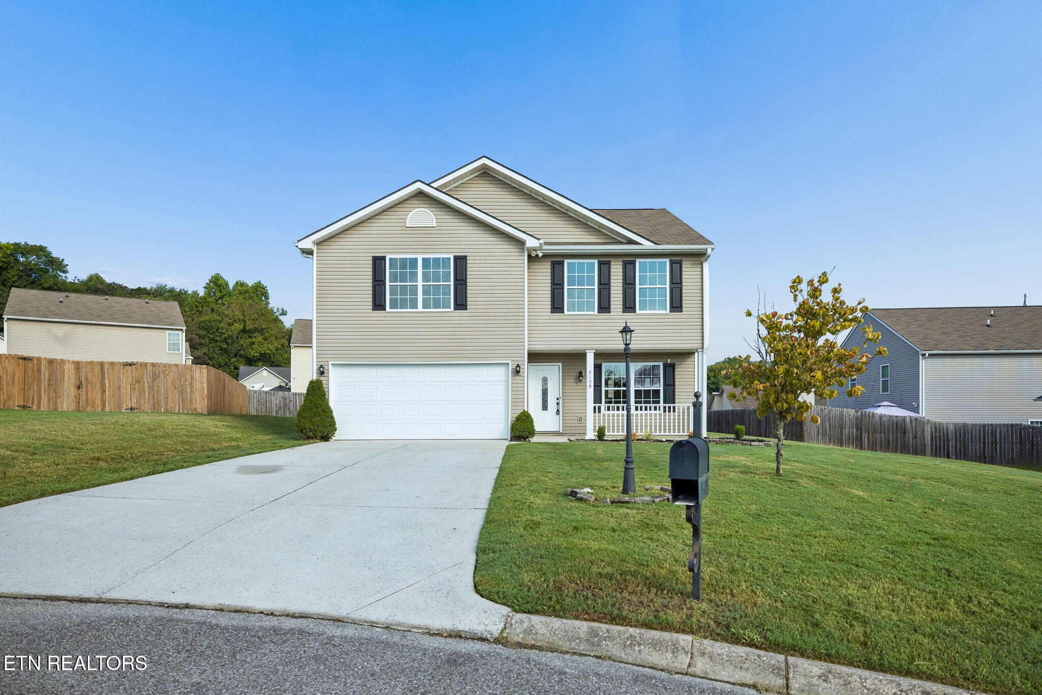 9409 Calla Lilly Lane