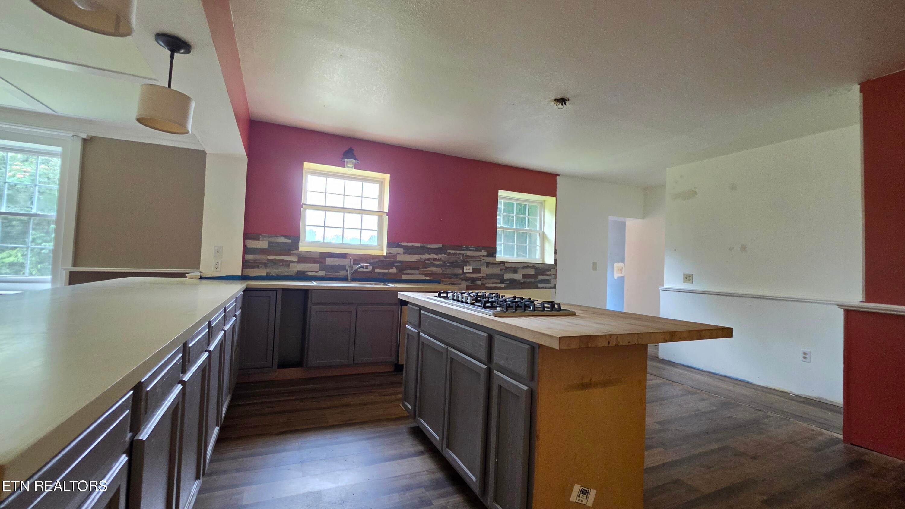 3528 Highway 39W Off