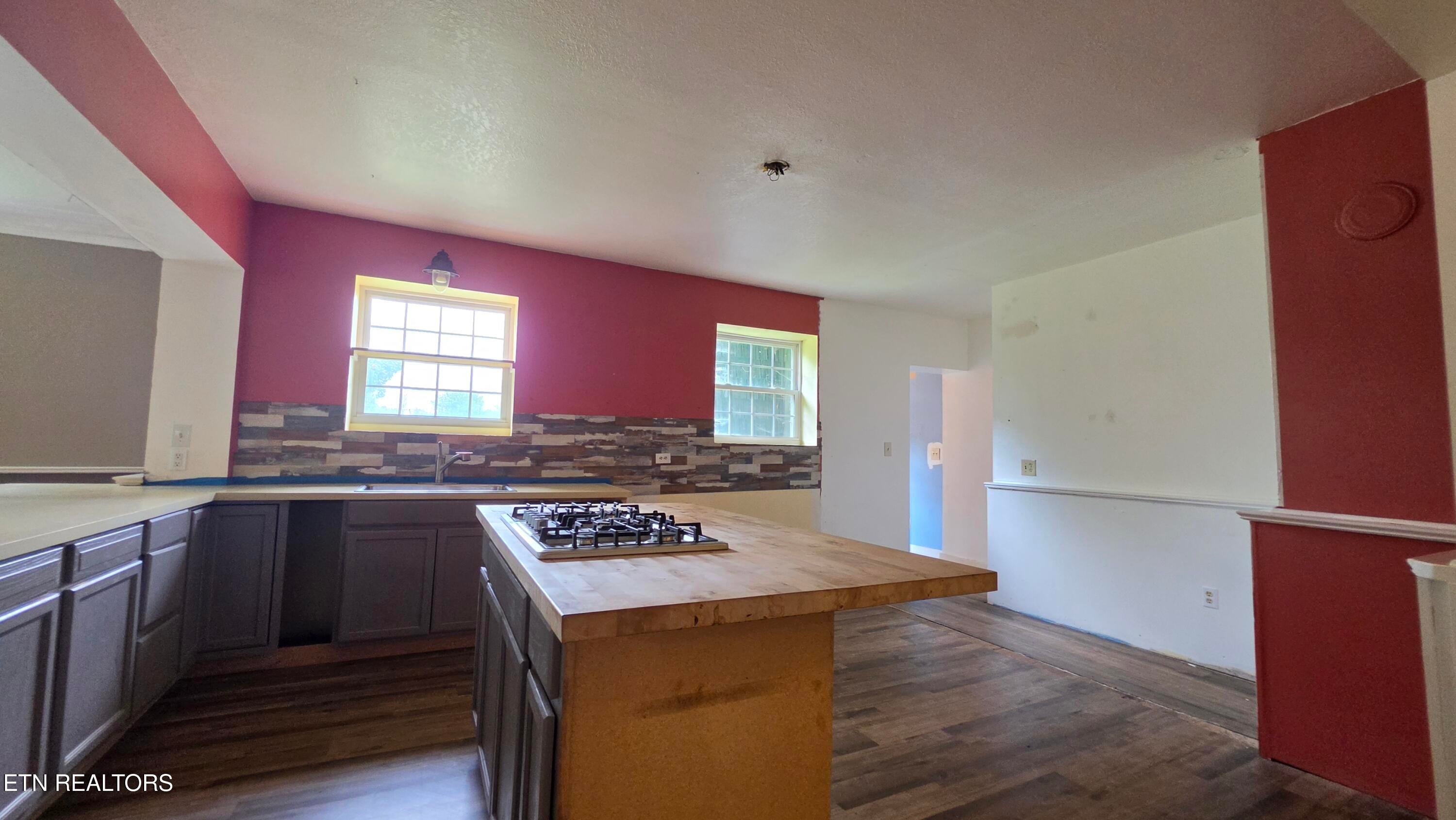 3528 Highway 39W Off