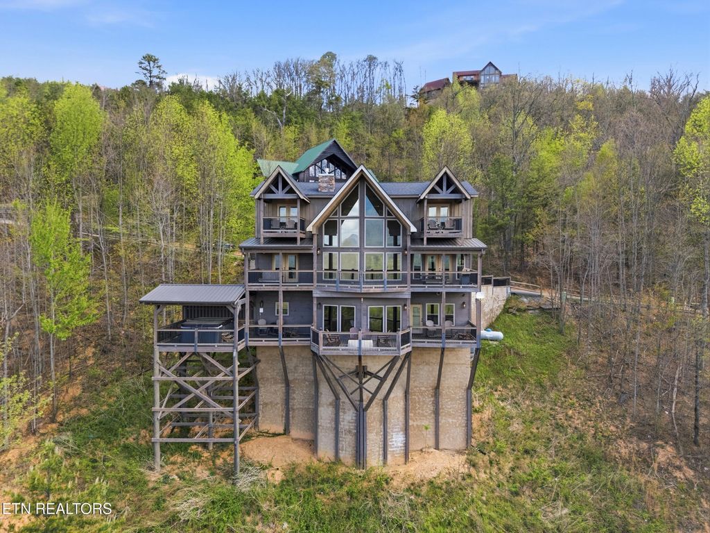 Photo of 2643 Dogwood Ridge Way, Sevierville, TN 37862 (MLS # 1336081)
