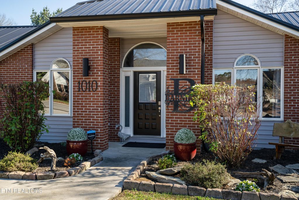 Photo of 1010 Columbine Lea, Sevierville, TN 37862 (MLS # 1336138)