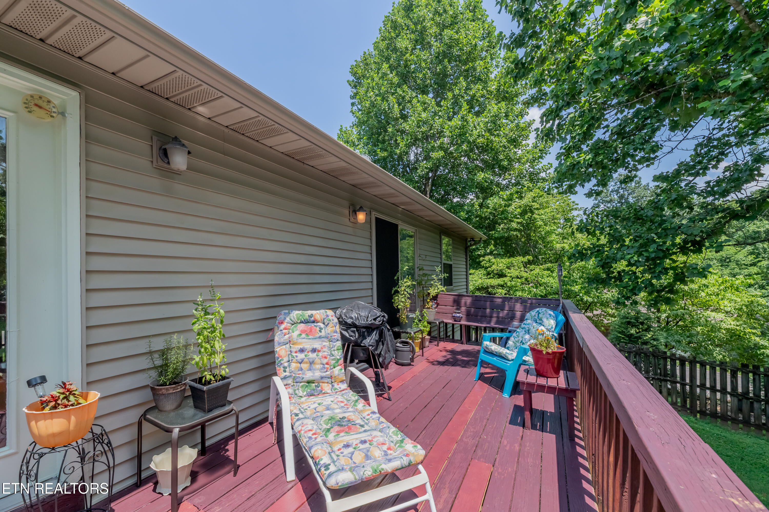160 Amohi Way