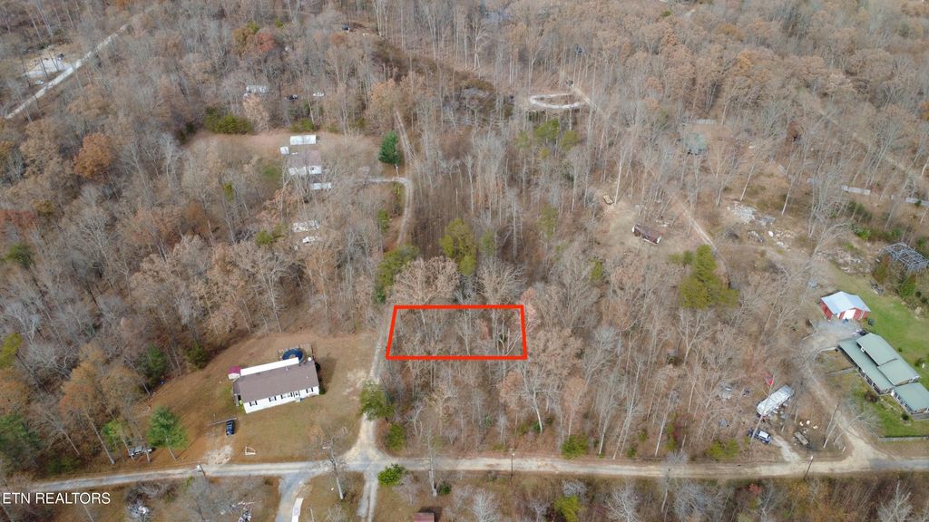 Photo of 11 Tresa St, Crossville, TN 38572 (MLS # 1322081)
