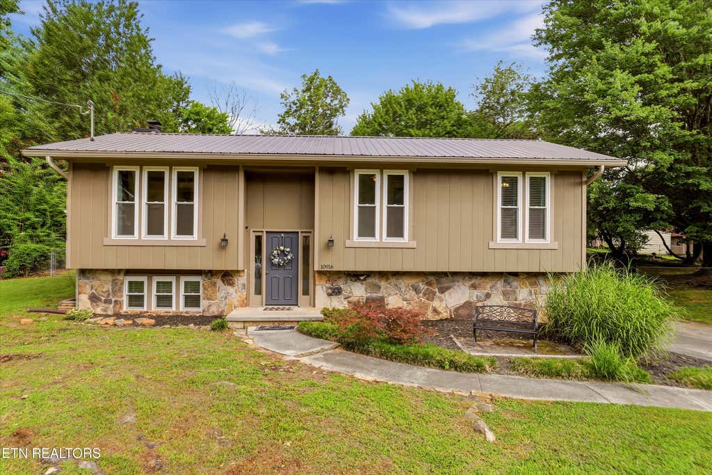 Photo of 10916 Concord Woods Drive, Knoxville, TN 37934 (MLS # 1348538)
