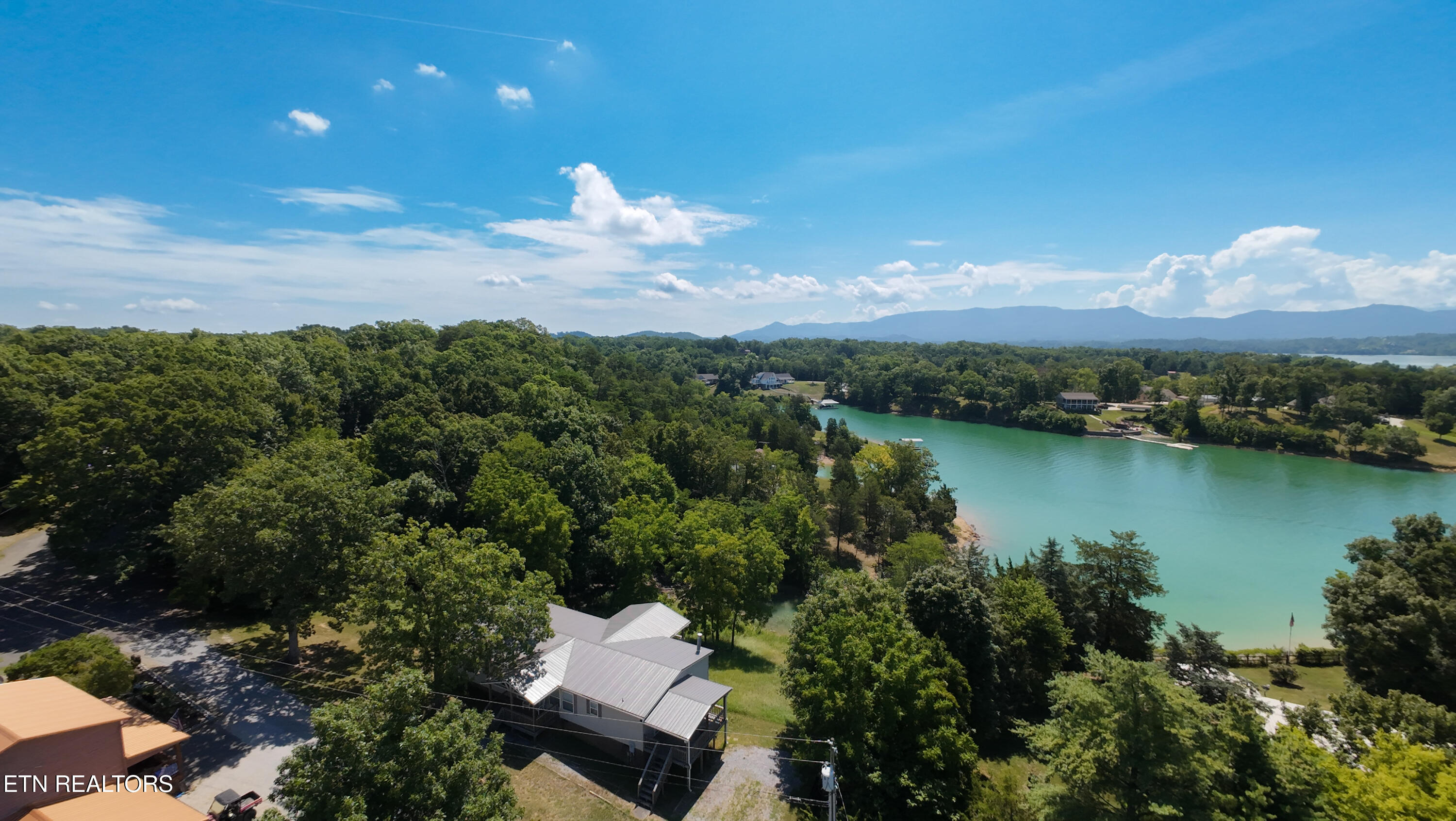 1366 Paradise Lane