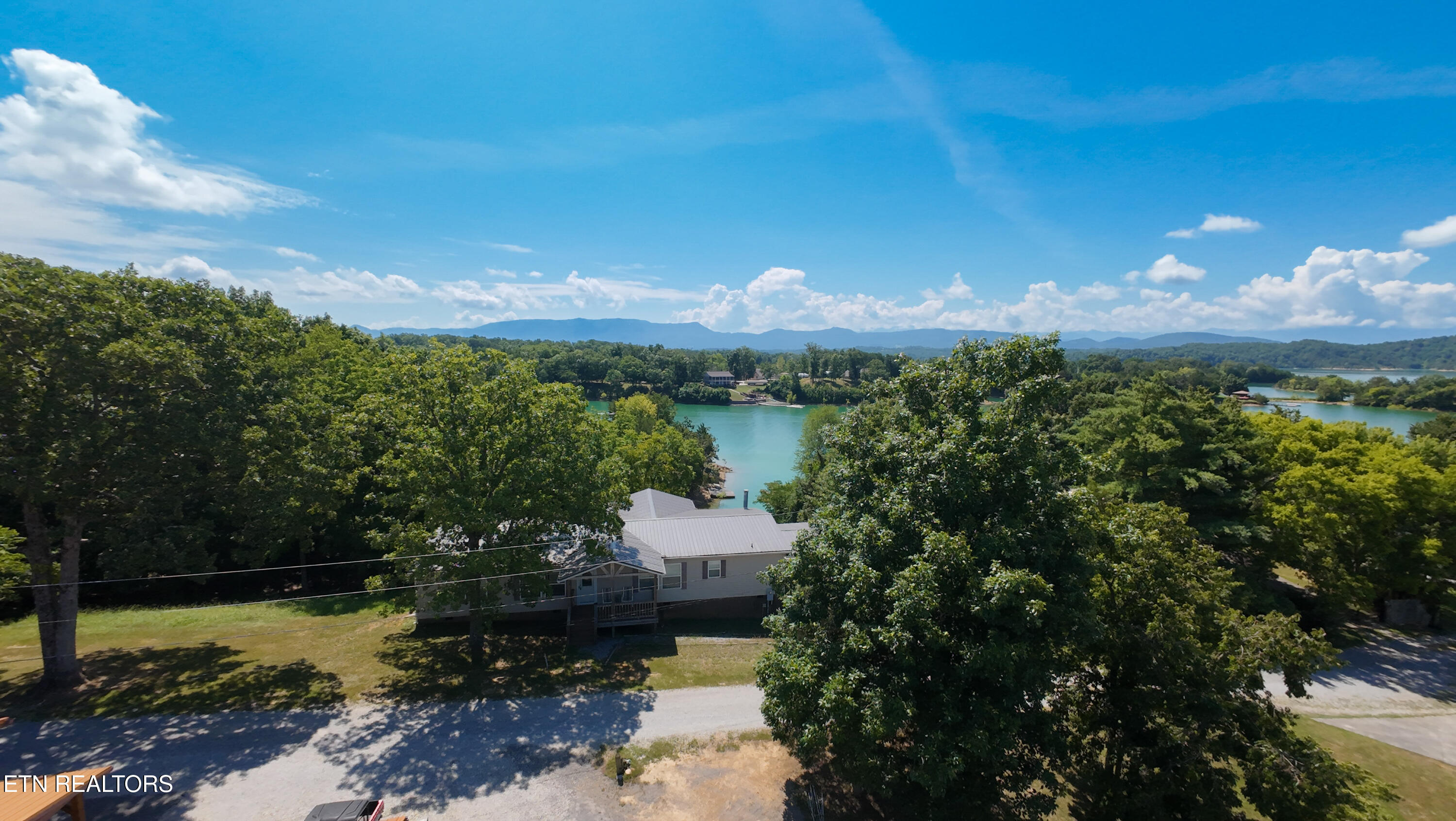 1366 Paradise Lane