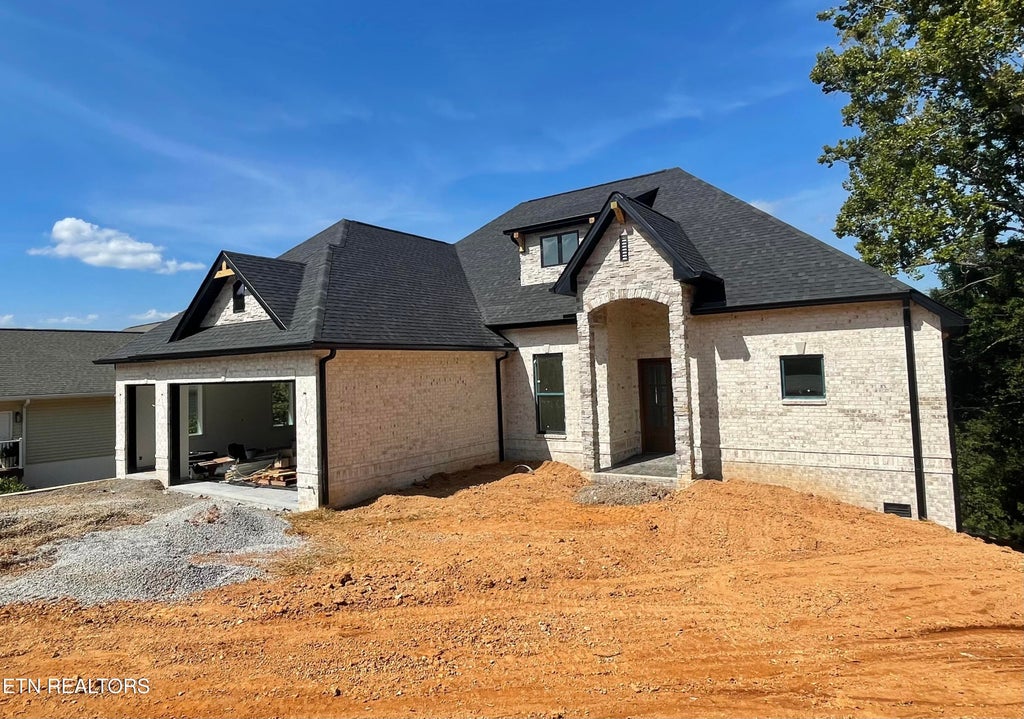 Photo of 261 Ootsima Way Way, Loudon, TN 37774 (MLS # 1352982)