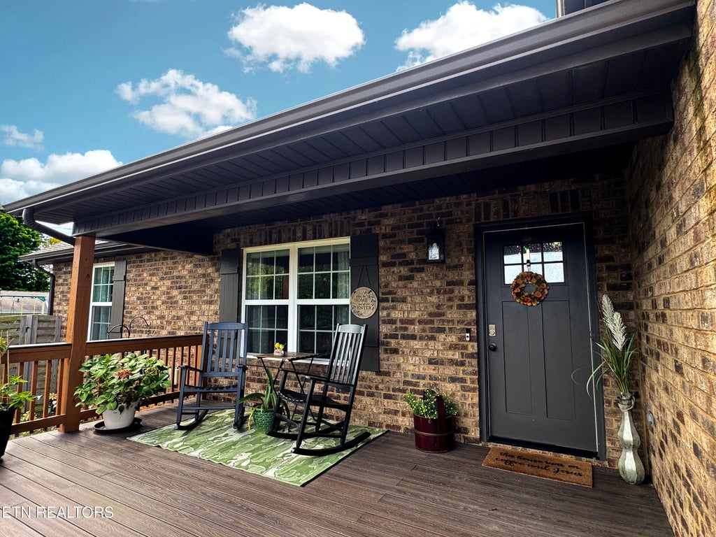 Photo of 1807 Grey Ridge Rd, Maryville, TN 37801 (MLS # 1354825)